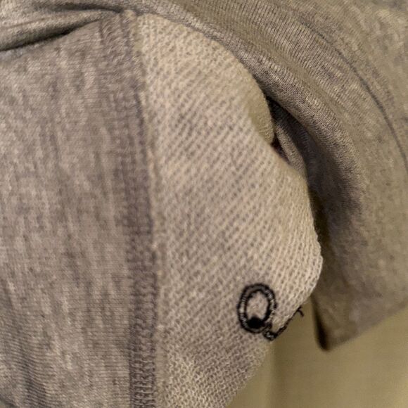 Court & Rowe XS “Hello” in Many Languages Embroidered Crewneck Gray Sweatshirt - Picture 13 of 13